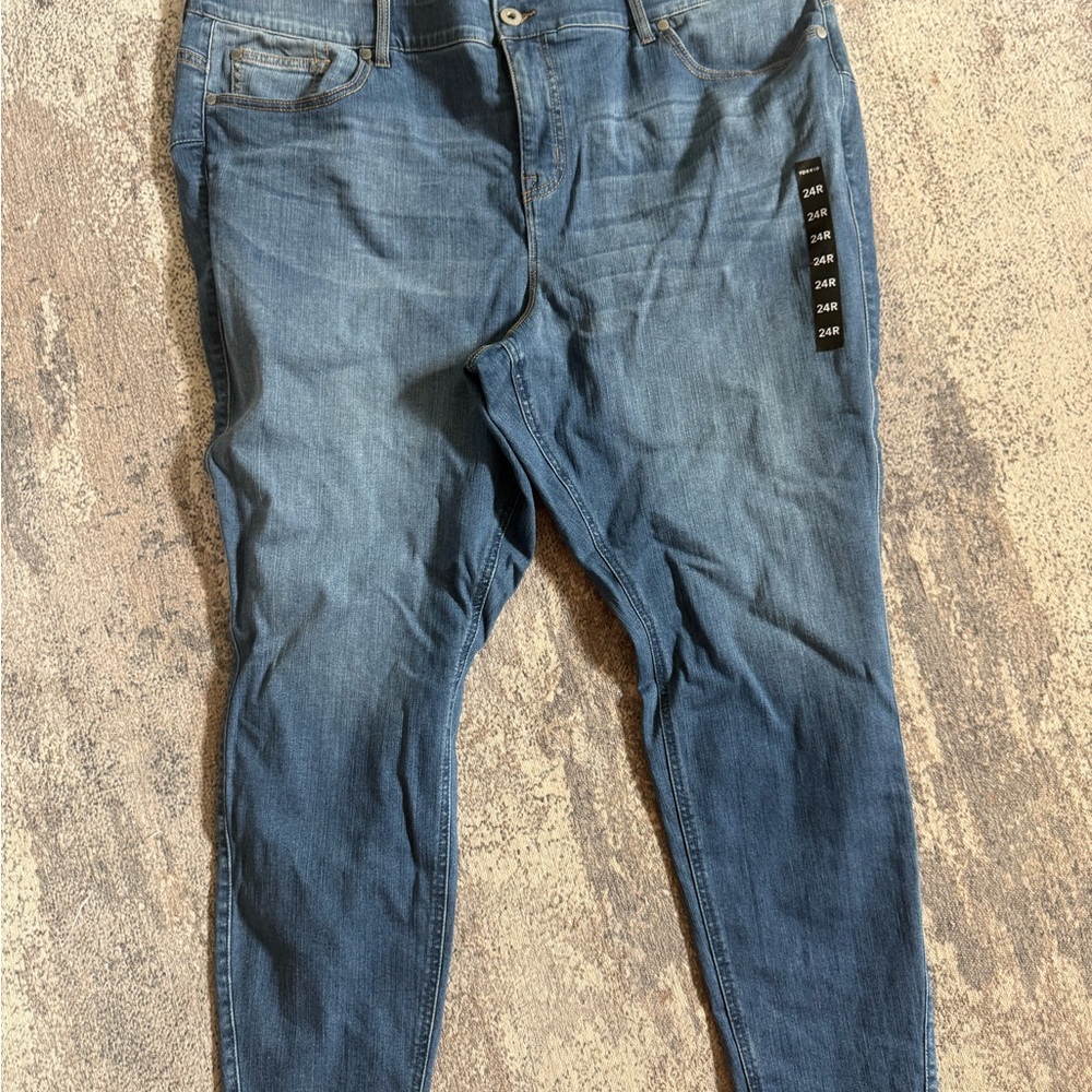 torrid bombshell Women's Skinny Jeans in Medium Blue Wash